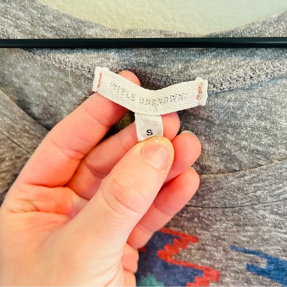 Urban Outfitters Techno Navajo Quilt Oversized Crop Tee Womens Size Small Grey - Picture 4 of 7